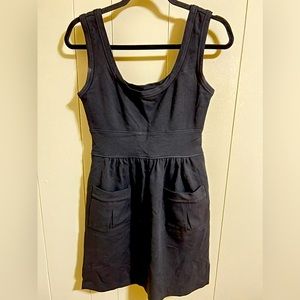 Diane Von Furstenberg size 2 black stretch tank dress with pockets